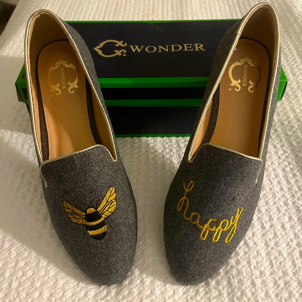 C. Wonder gray Bee Happy flats!